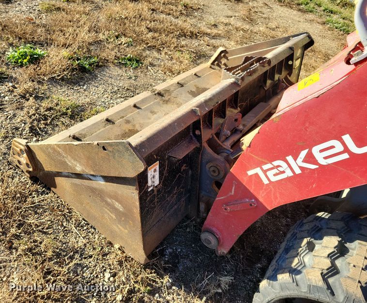 image for item JG9636 2017 Takeuchi TL10V2  skid steer loader