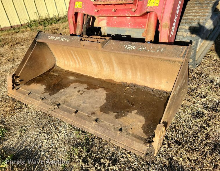 image for item JG9636 2017 Takeuchi TL10V2  skid steer loader