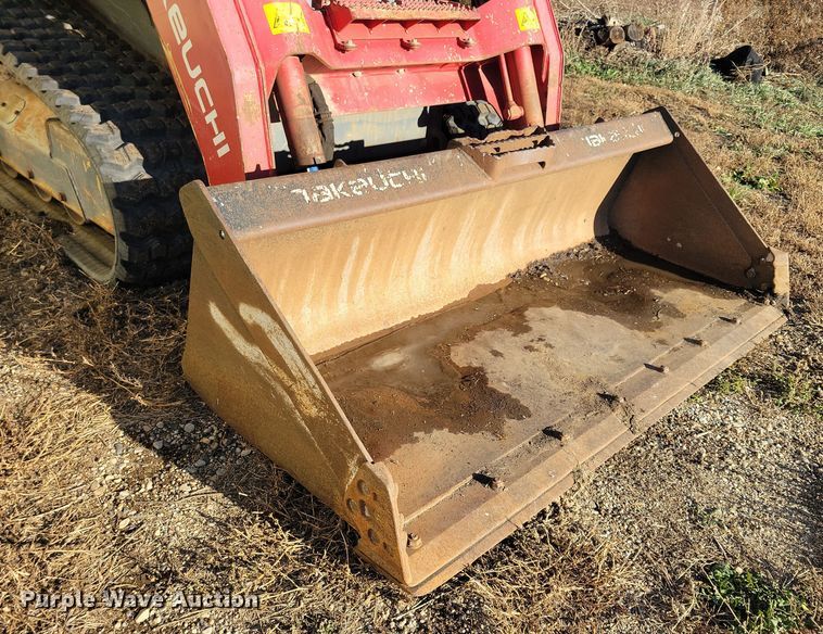 image for item JG9636 2017 Takeuchi TL10V2  skid steer loader