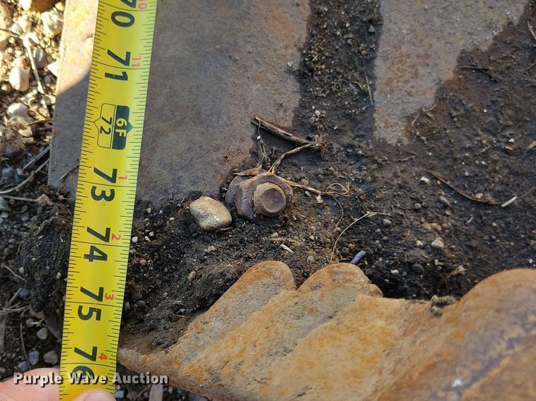 image for item JG9636 2017 Takeuchi TL10V2  skid steer loader