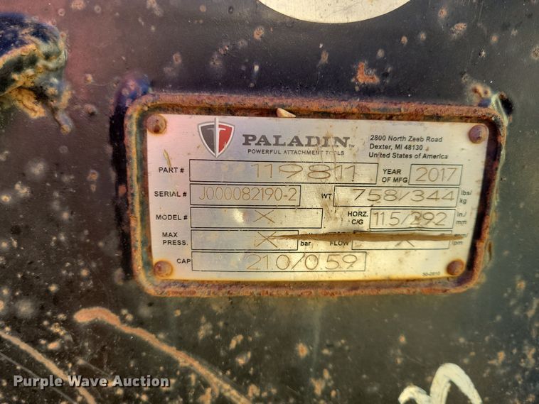 image for item JG9636 2017 Takeuchi TL10V2  skid steer loader