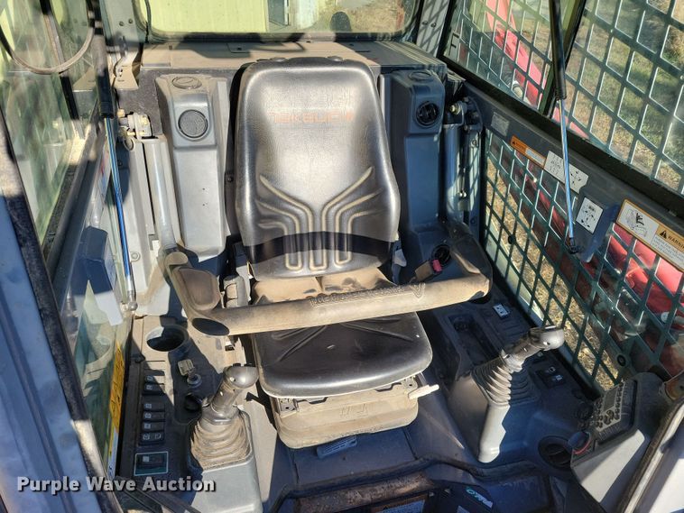 image for item JG9636 2017 Takeuchi TL10V2  skid steer loader