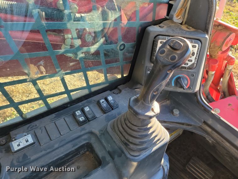 image for item JG9636 2017 Takeuchi TL10V2  skid steer loader