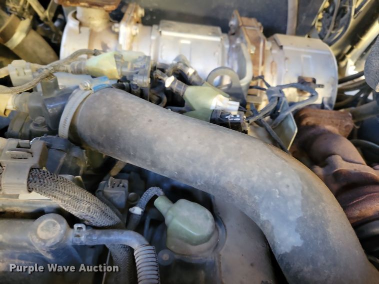 image for item JG9636 2017 Takeuchi TL10V2  skid steer loader