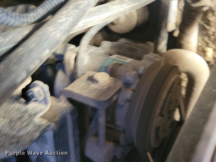 image for item JG9636 2017 Takeuchi TL10V2  skid steer loader