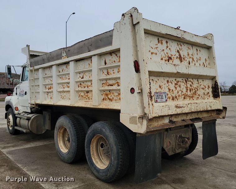 image for item JG9675 1995 Ford LTA9000  dump truck