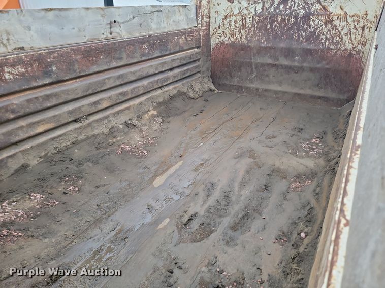 image for item JG9675 1995 Ford LTA9000  dump truck