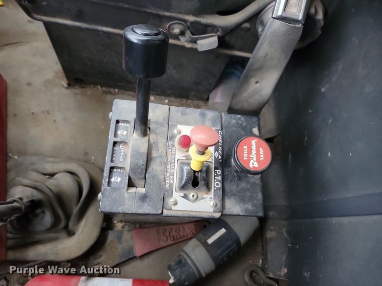 image for item JG9675 1995 Ford LTA9000  dump truck