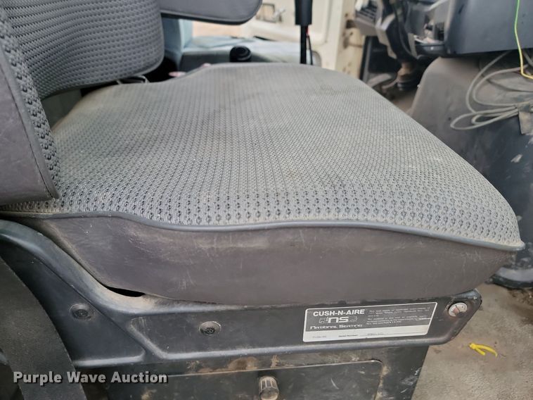 image for item JG9675 1995 Ford LTA9000  dump truck