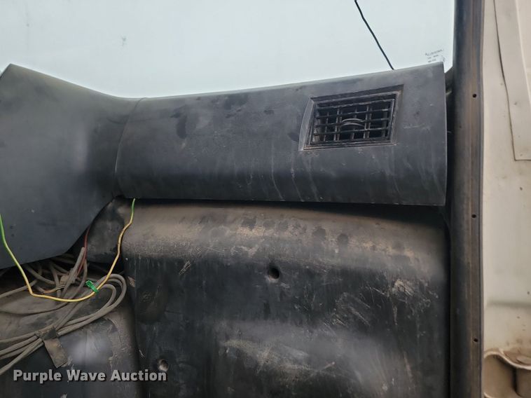 image for item JG9675 1995 Ford LTA9000  dump truck