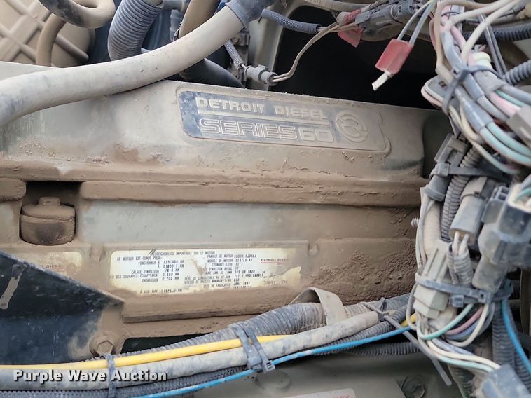 image for item JG9675 1995 Ford LTA9000  dump truck