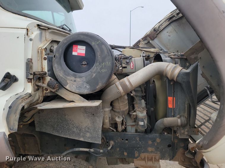 image for item JG9675 1995 Ford LTA9000  dump truck