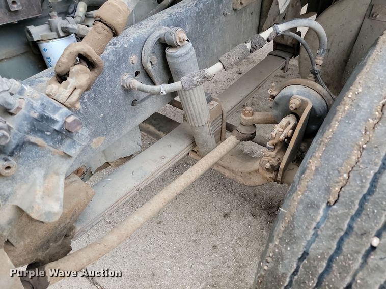 image for item JG9675 1995 Ford LTA9000  dump truck