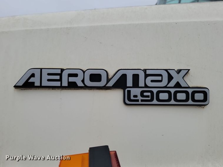 image for item JG9675 1995 Ford LTA9000  dump truck