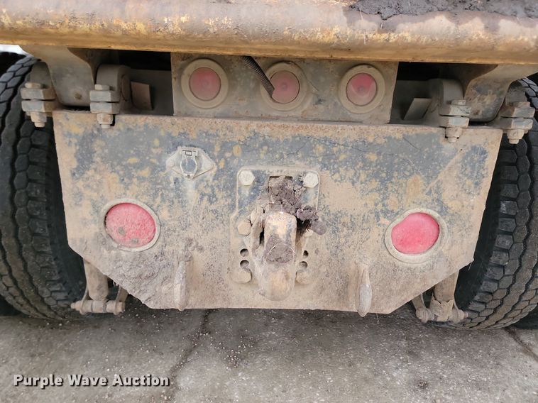 image for item JG9675 1995 Ford LTA9000  dump truck