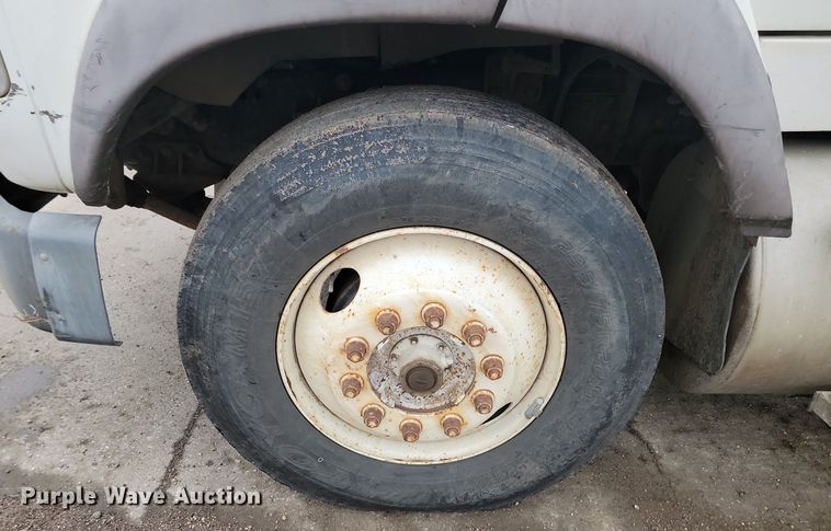 image for item JG9675 1995 Ford LTA9000  dump truck