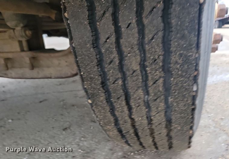 image for item JG9675 1995 Ford LTA9000  dump truck