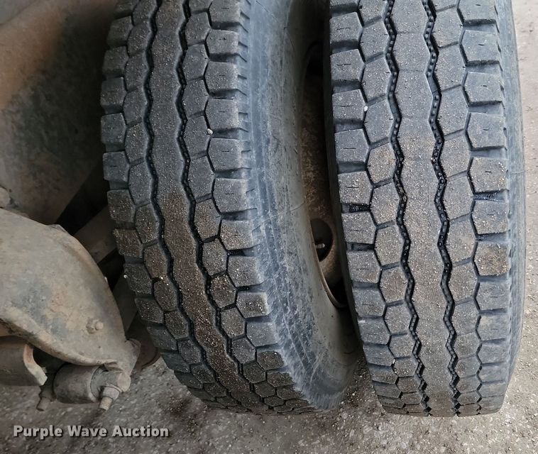 image for item JG9675 1995 Ford LTA9000  dump truck