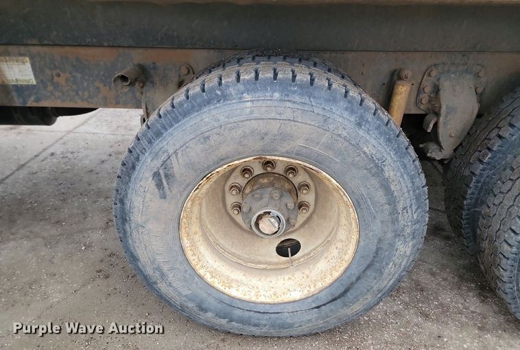 image for item JG9675 1995 Ford LTA9000  dump truck