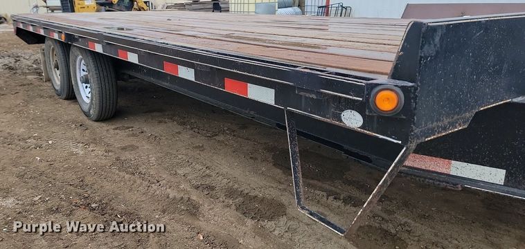 image for item JG9676 2012 Dressen Custom Trailers  utility trailer