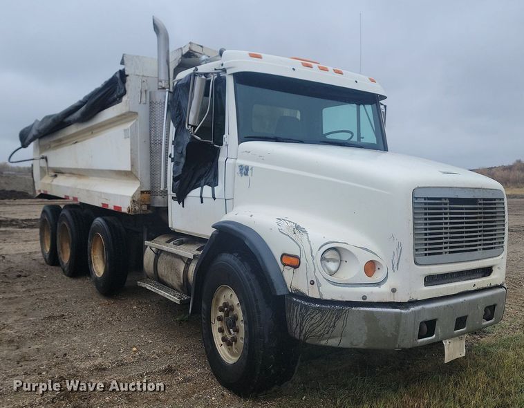 image for item JG9685 1999 Freightliner FL112  dump truck