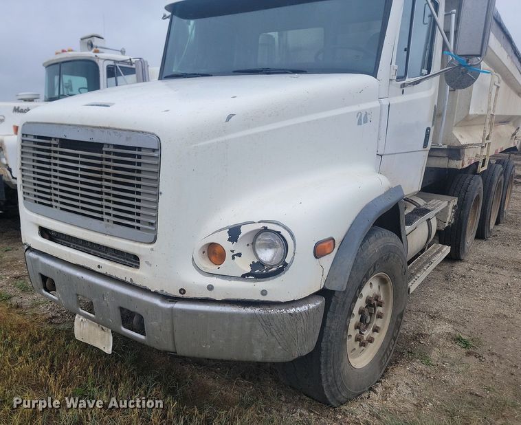 image for item JG9685 1999 Freightliner FL112  dump truck