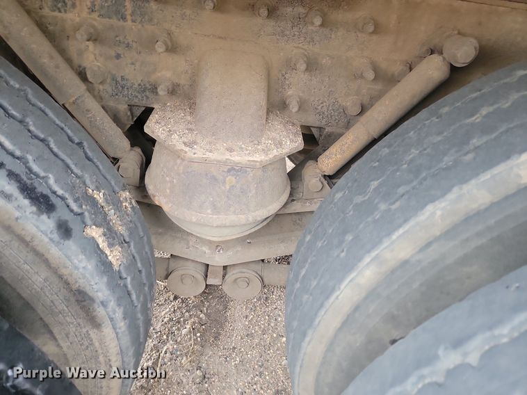 image for item JG9685 1999 Freightliner FL112  dump truck