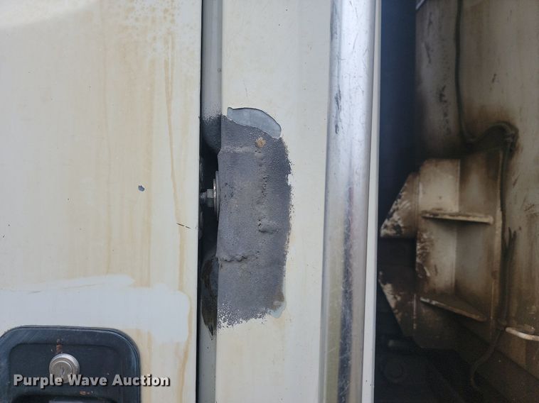 image for item JG9685 1999 Freightliner FL112  dump truck