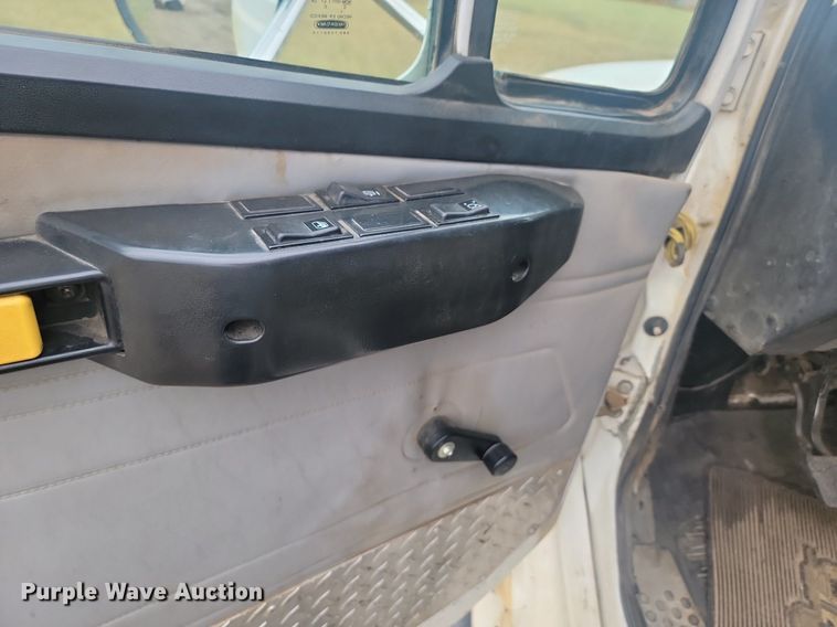 image for item JG9685 1999 Freightliner FL112  dump truck