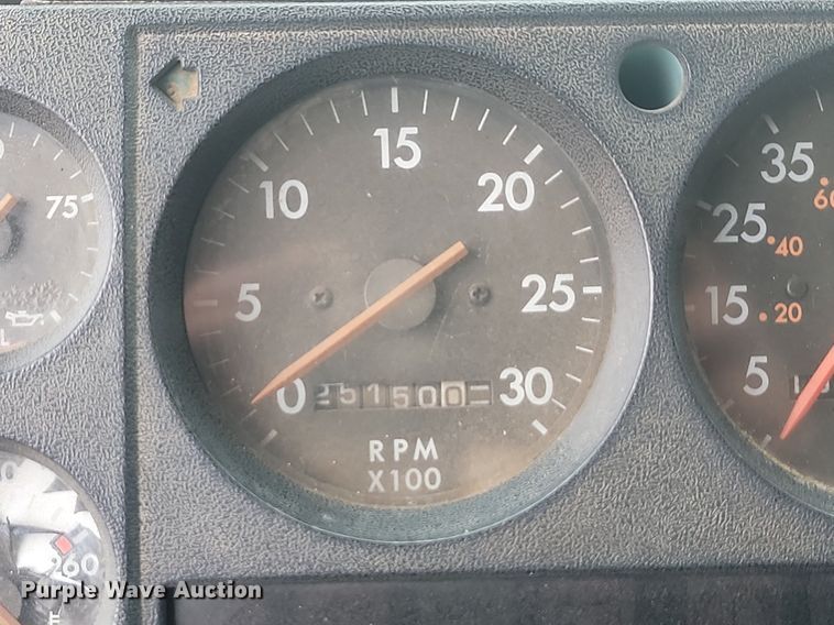 image for item JG9685 1999 Freightliner FL112  dump truck