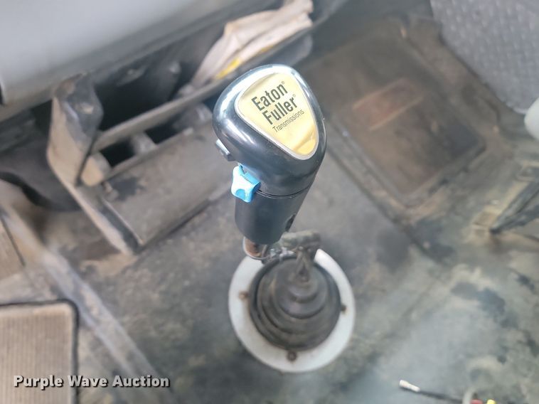 image for item JG9685 1999 Freightliner FL112  dump truck