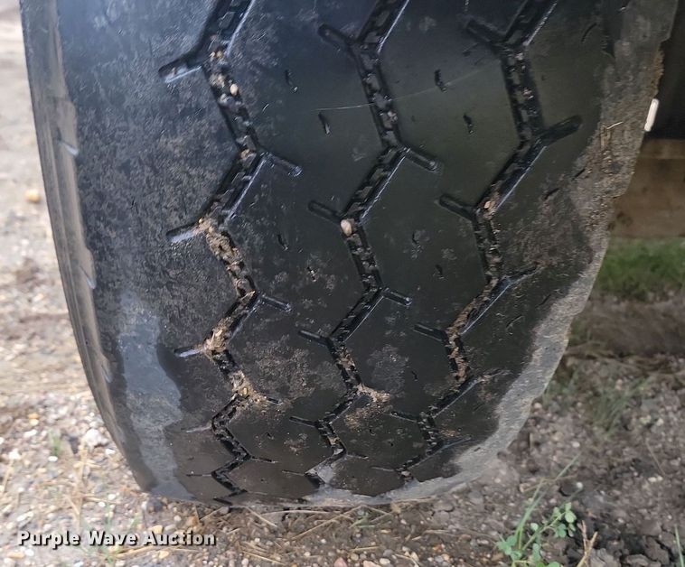 image for item JG9685 1999 Freightliner FL112  dump truck