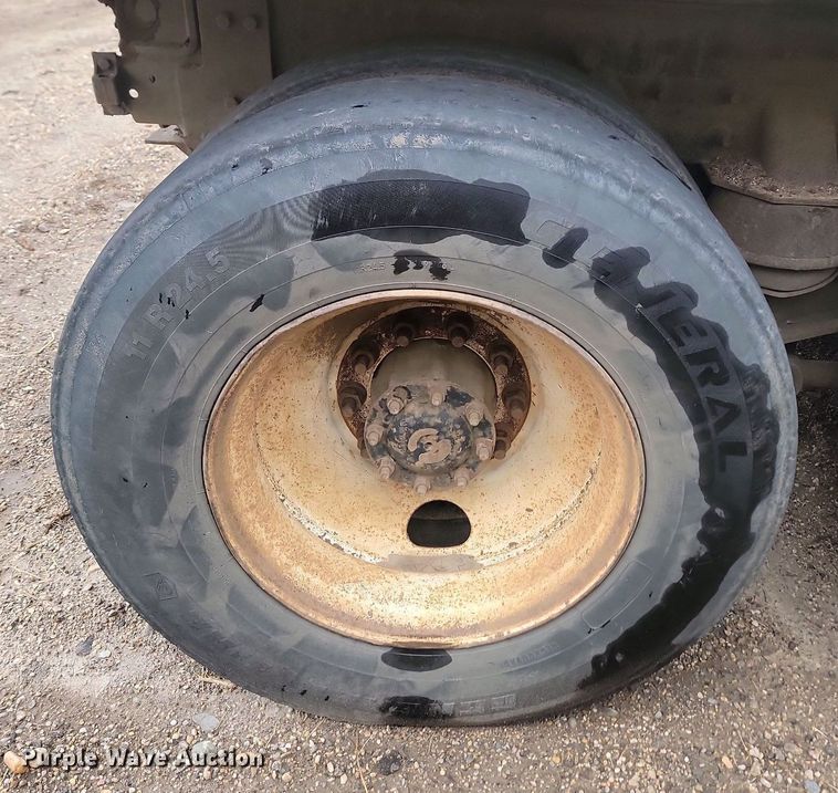 image for item JG9685 1999 Freightliner FL112  dump truck