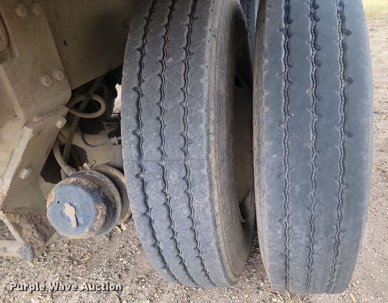 image for item JG9685 1999 Freightliner FL112  dump truck