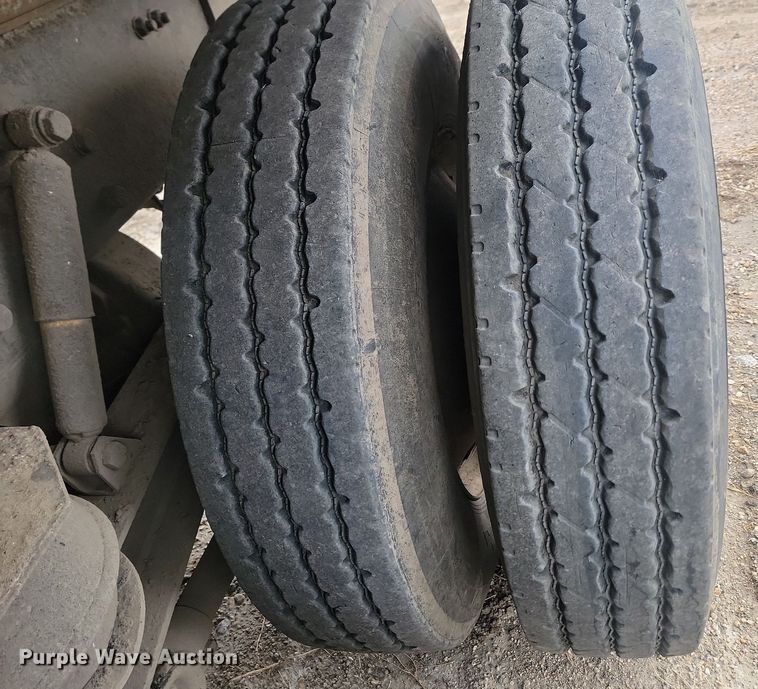 image for item JG9685 1999 Freightliner FL112  dump truck