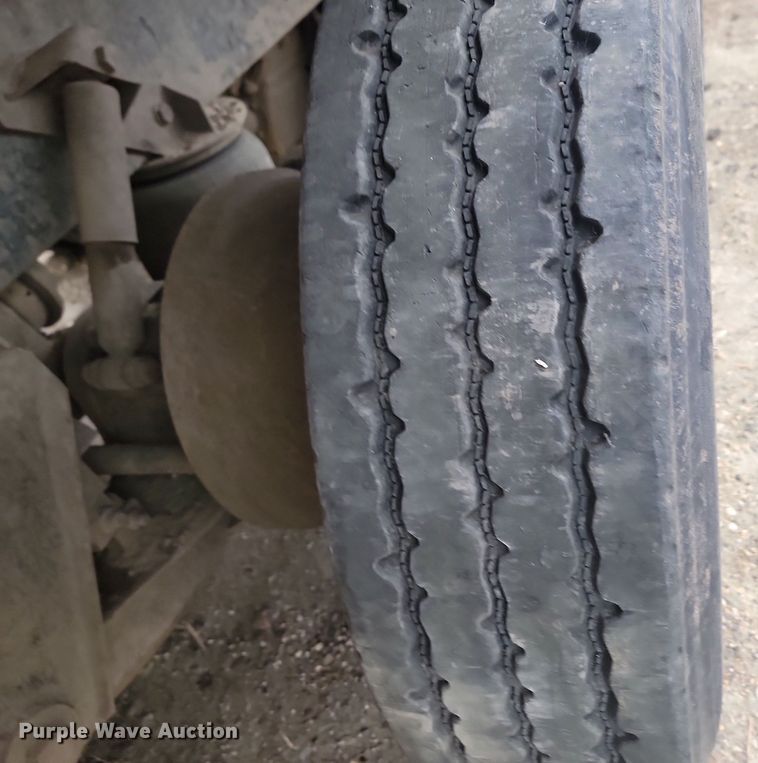 image for item JG9685 1999 Freightliner FL112  dump truck