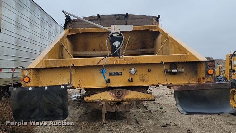 image for item JG9686 1996 Midland MG 40 Clam  bottom dump trailer