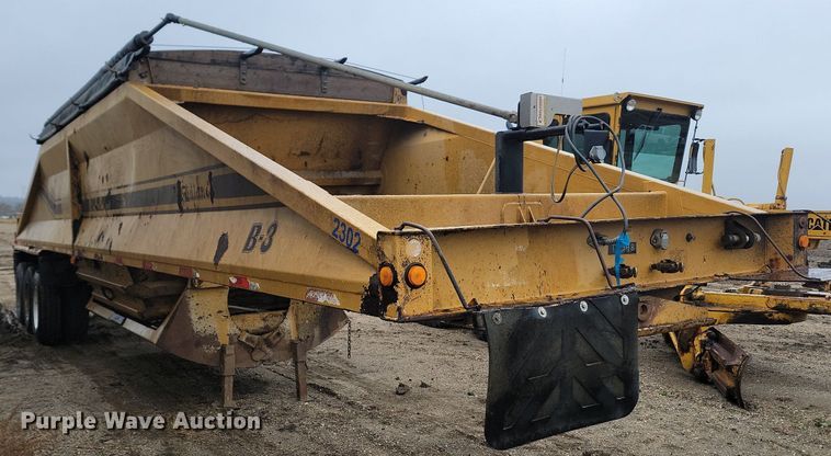 image for item JG9686 1996 Midland MG 40 Clam  bottom dump trailer