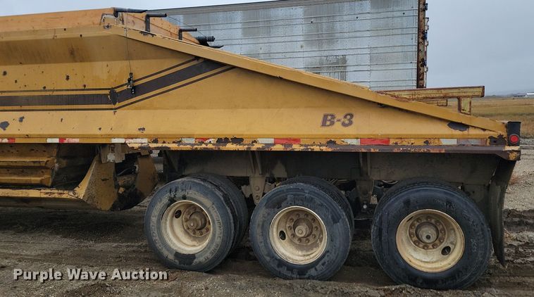 image for item JG9686 1996 Midland MG 40 Clam  bottom dump trailer