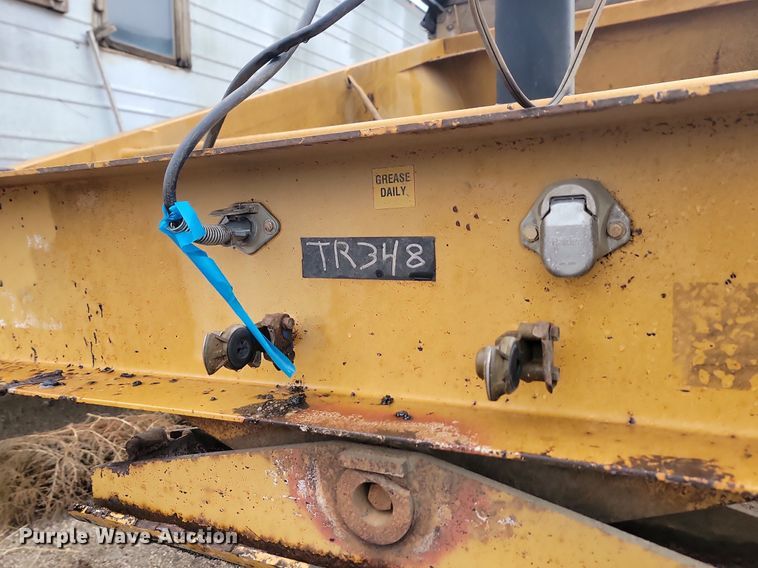 image for item JG9686 1996 Midland MG 40 Clam  bottom dump trailer