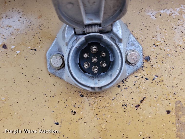 image for item JG9686 1996 Midland MG 40 Clam  bottom dump trailer