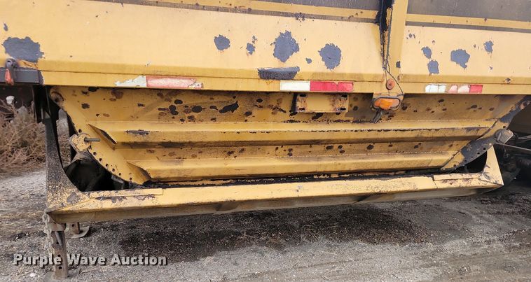 image for item JG9686 1996 Midland MG 40 Clam  bottom dump trailer