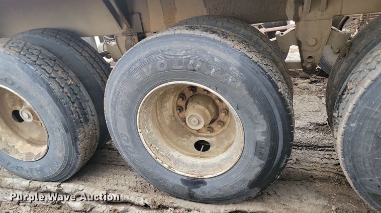 image for item JG9686 1996 Midland MG 40 Clam  bottom dump trailer