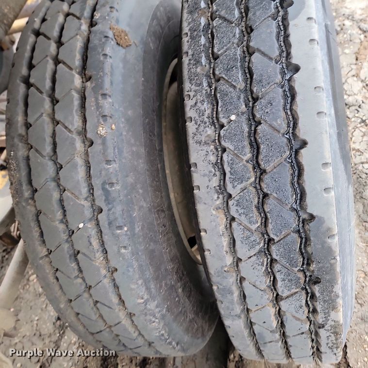 image for item JG9686 1996 Midland MG 40 Clam  bottom dump trailer