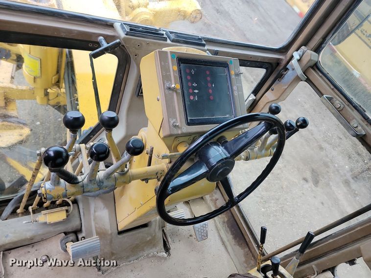 image for item JG9687 1992 Caterpillar 140G  motor grader