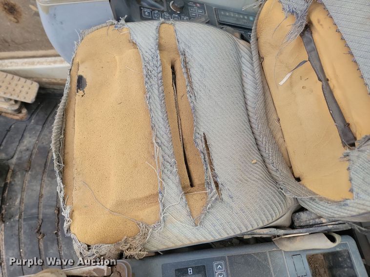 image for item JG9688 1997 Link-Belt 3400 Quantum  long reach excavator