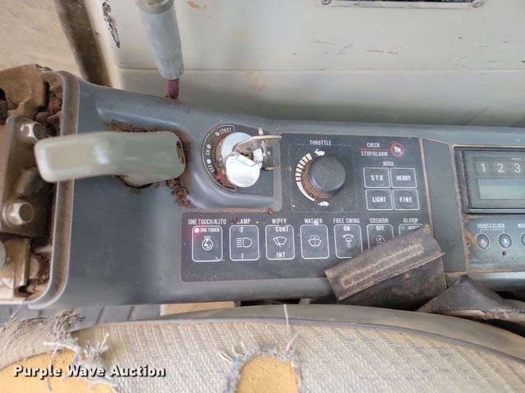 image for item JG9688 1997 Link-Belt 3400 Quantum  long reach excavator