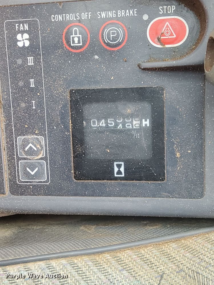 image for item JG9688 1997 Link-Belt 3400 Quantum  long reach excavator