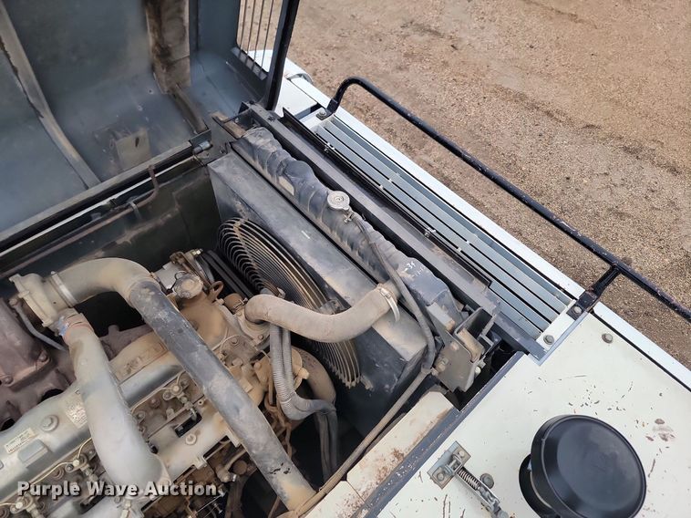 image for item JG9688 1997 Link-Belt 3400 Quantum  long reach excavator