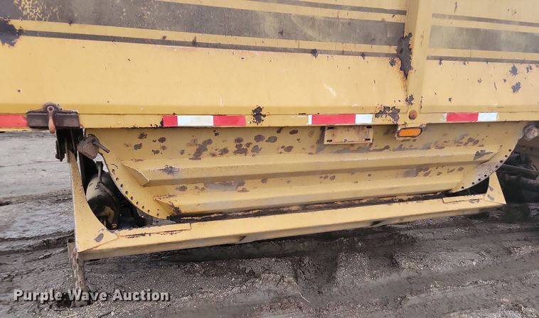 image for item JG9689 1996 Midland MG40MC3000  bottom dump trailer